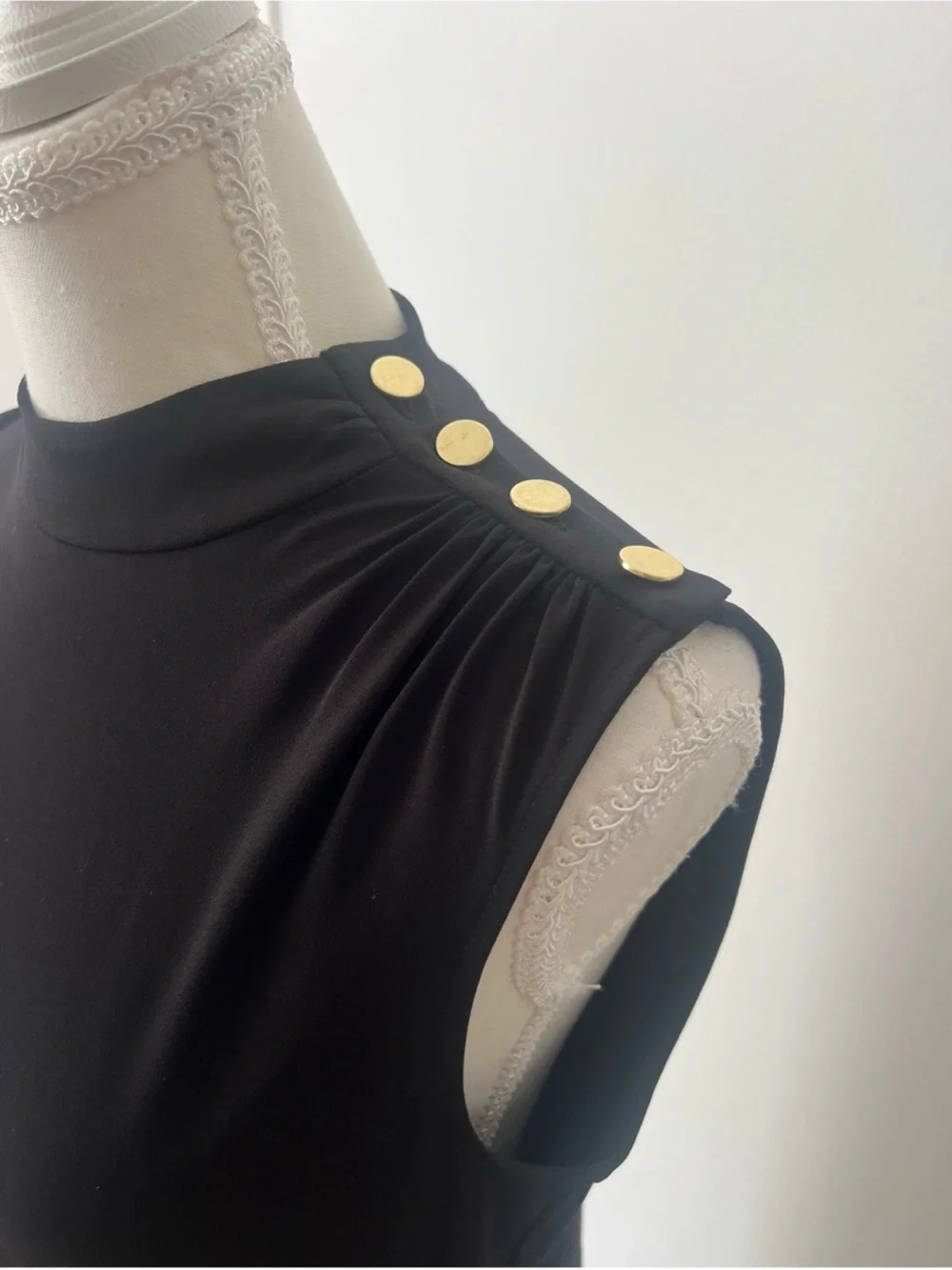 Michael Kors Sleeveless Black Sheath Dress Womens M Luxury occasion resort wear